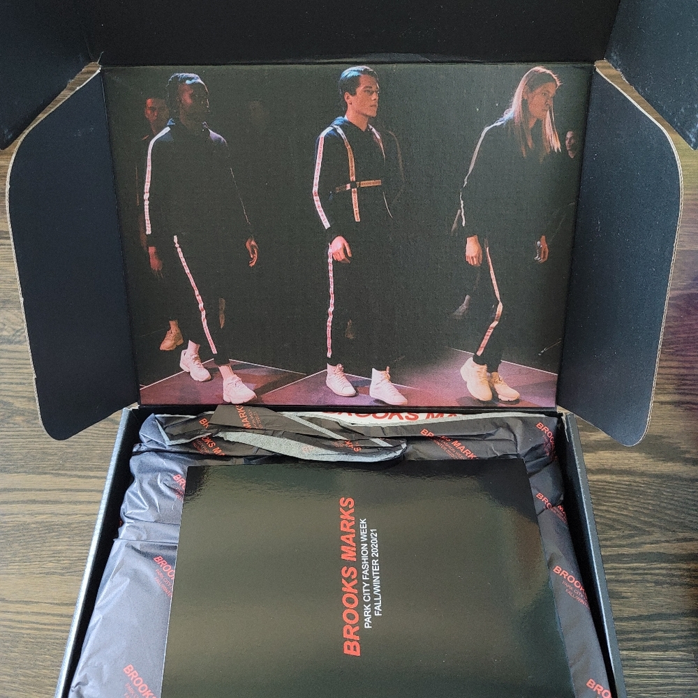 BROOKS MARKS PCFW SET LIMITED EDITION